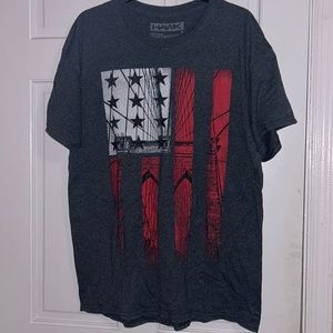 Hawk American Flag graphic t-shirt large